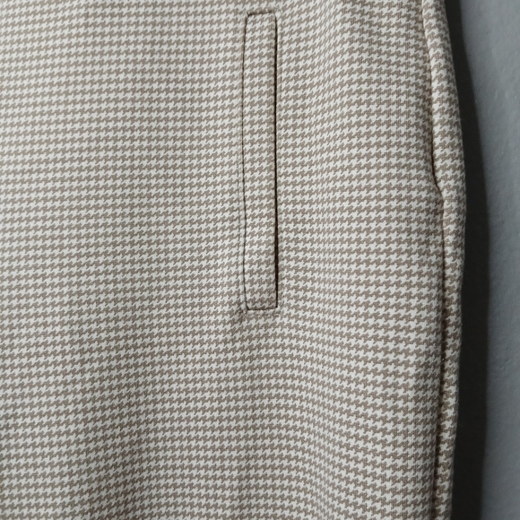 Chico's Beige Textured Pants - Picture 4 of 7